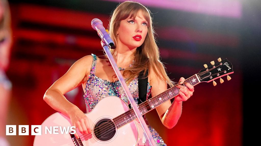 Taylor Swift denies turning down Super Bowl half-time show