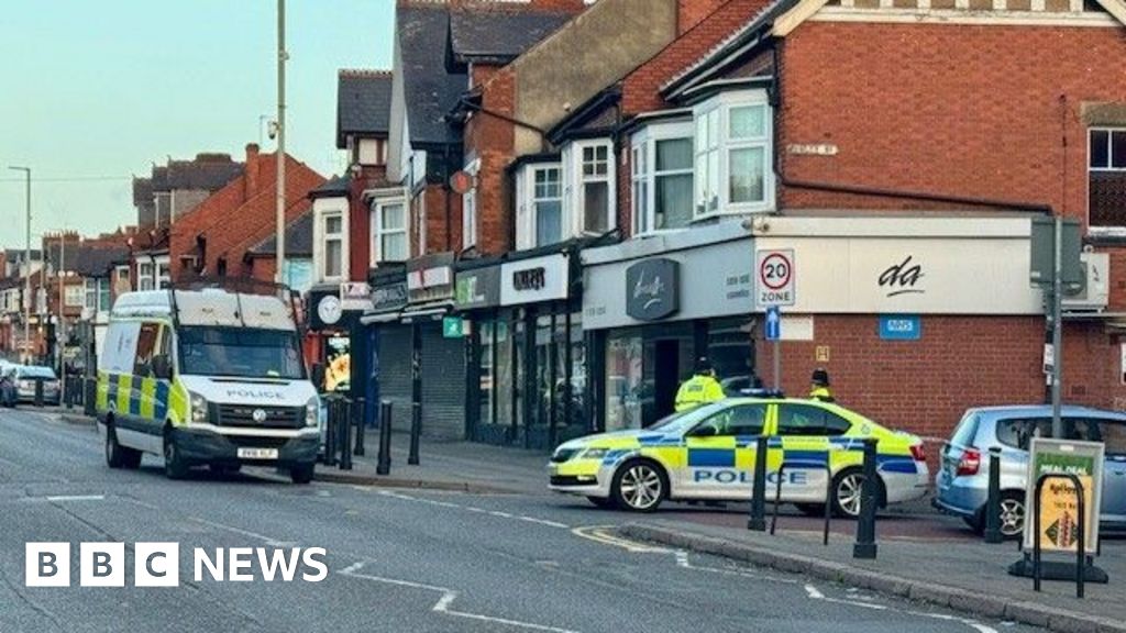 Six arrests in Leicester murder probe after body found