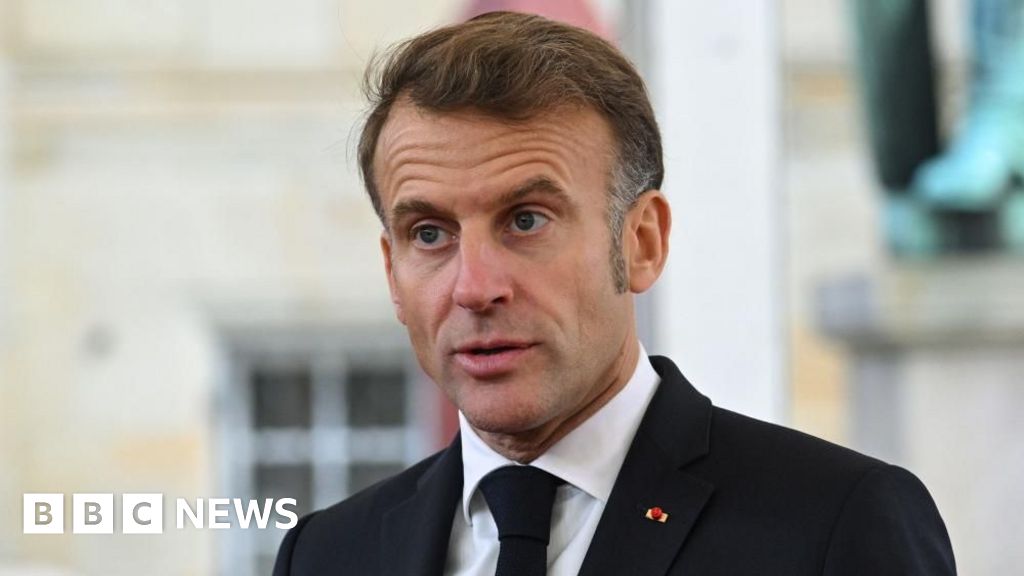 Macron should call early presidential vote, says his first PM Édouard Philippe