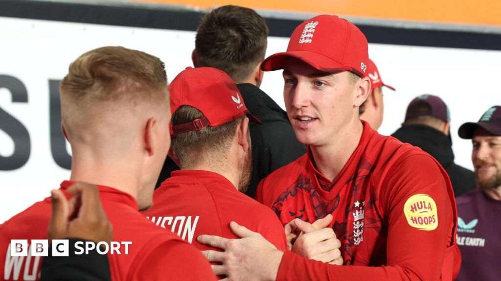 England in New Zealand: Third T20 abandoned after more rain as tourists win series England in New Zealand: Third T20 abandoned after more rain as tourists win series
