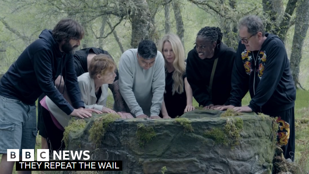 Strange shrieks by Clare Balding, Celia Imrie and Stephen Fry