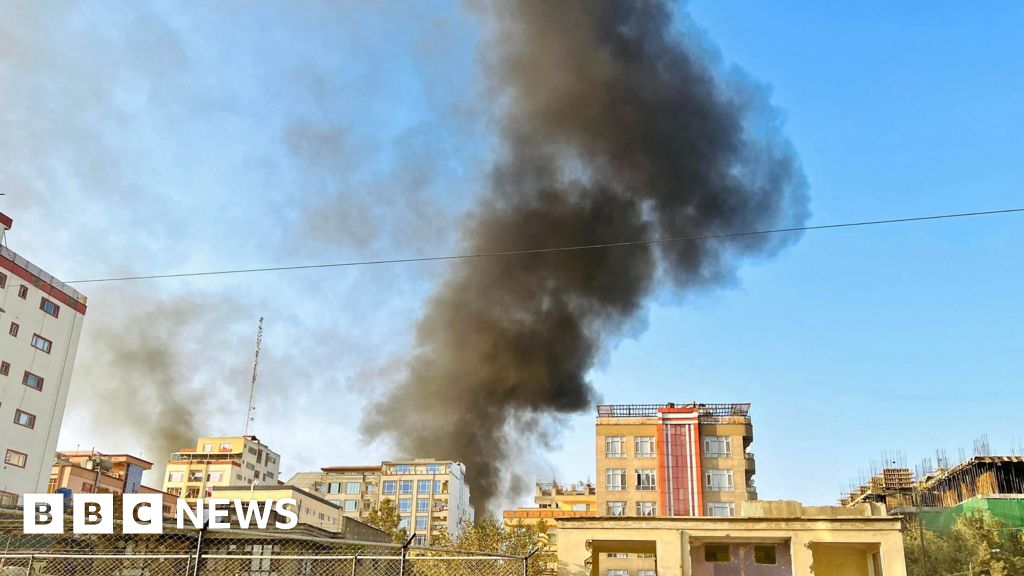 Afghan Taliban and Pakistan agree short truce after deadly clashes Afghan Taliban and Pakistan agree short truce after deadly clashes