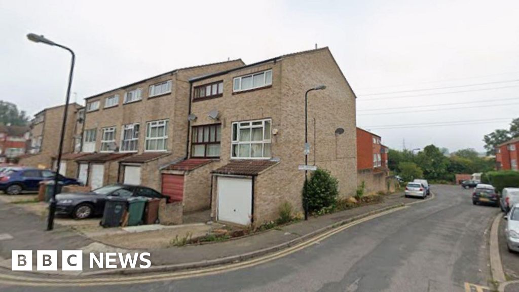 Man shot by Met Police after making threats to kill Man shot by Met Police after making threats to kill