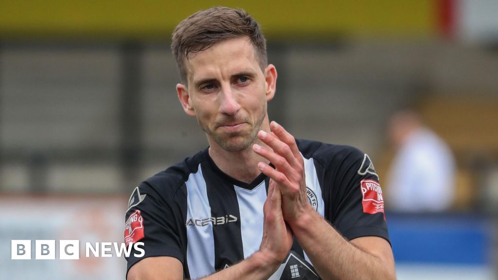 Football match abandoned after Dorchester FC player injured Football match abandoned after Dorchester FC player injured