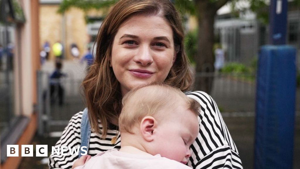 How group singing is helping new mums with postnatal depression How group singing is helping new mums with postnatal depression