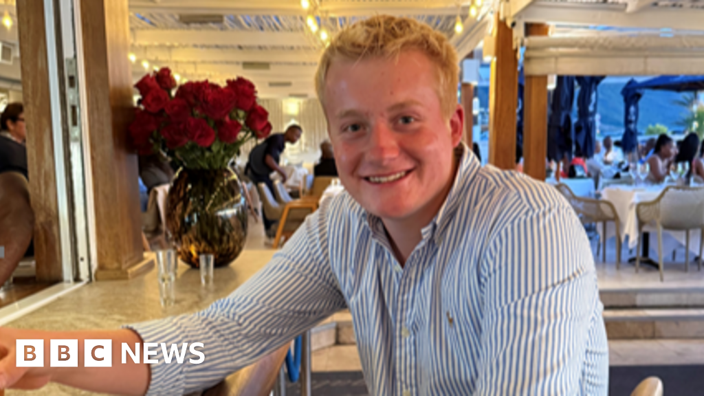 Son of ex-England footballer Stuart Pearce dies in tractor crash Son of ex-England footballer Stuart Pearce dies in tractor crash