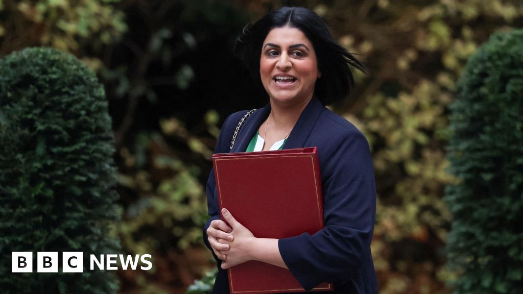 Some migrants to face 20-year wait for settled status