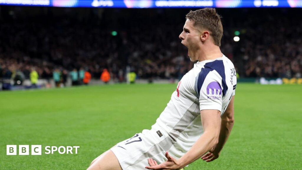 ‘It seems like Lionel Messi turned into Micky van de Ven’