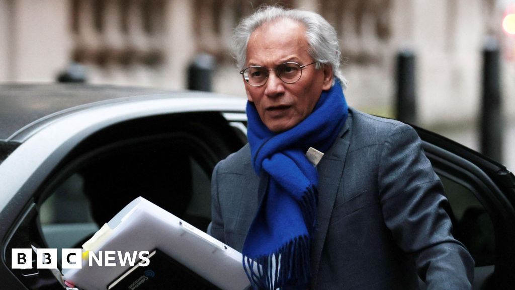 BBC chairman survives MP questions – but crisis not over BBC chairman survives MP questions – but crisis not over