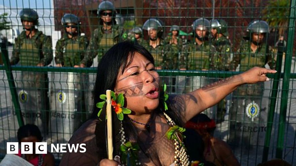 UN climate summit drops mention of fossil fuels from draft deal