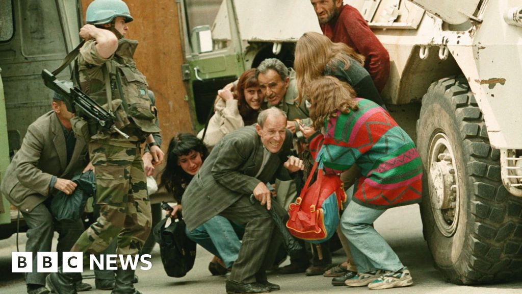 Italy probes claims that tourists paid to shoot at civilians in Bosnian war Italy probes claims that tourists paid to shoot at civilians in Bosnian war
