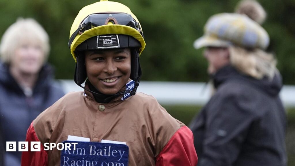 Aamilah Aswat makes history at Kempton as first black female jump jockey Aamilah Aswat makes history at Kempton as first black female jump jockey