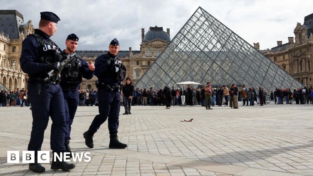 Four more arrests made following Louvre jewellery heist