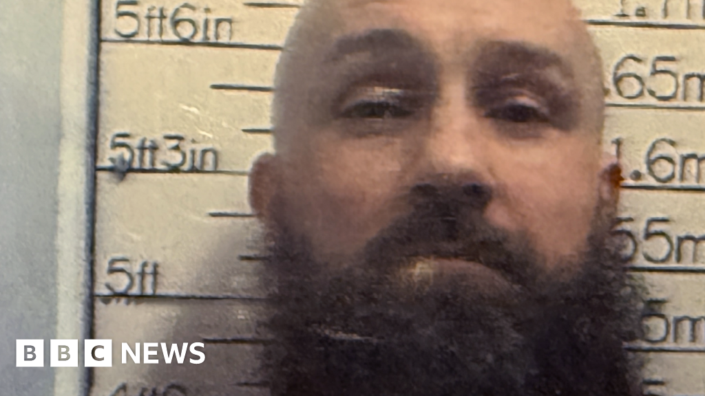 Expert on killer Michael Ross’s defence team now believes he is guilty