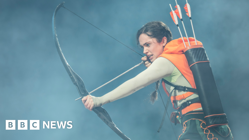 Hunger Games on stage ‘dazzles’ but some critics say it ‘lacks emotion’