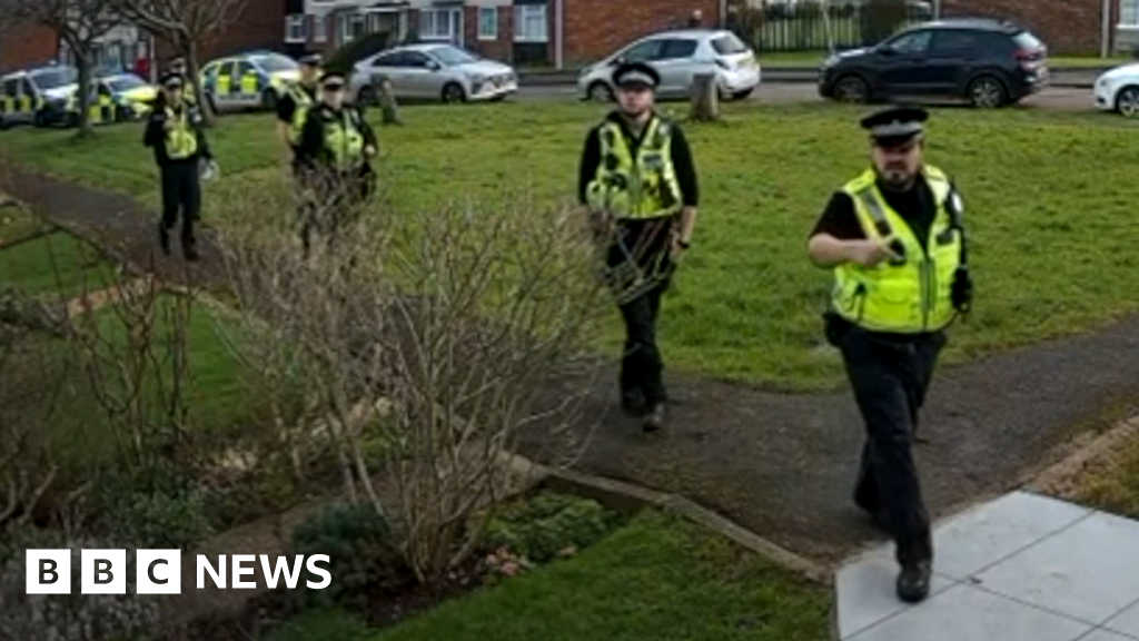 Police ‘pay £20k damages’ to parents over school WhatsApp arrests