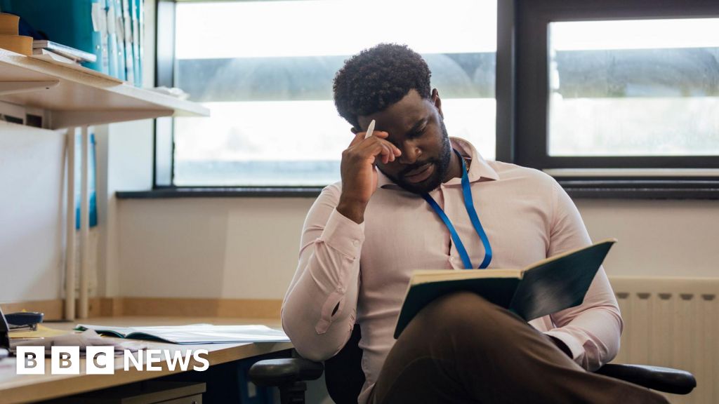 Staff wellbeing ‘crisis’ forcing teachers out of schools, charity says