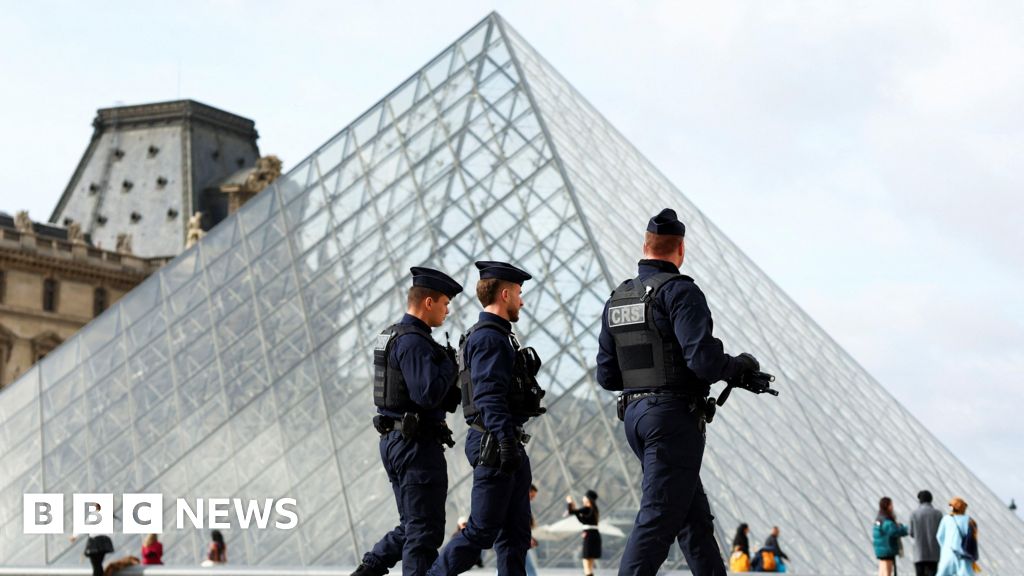 Louvre prioritised art over security in years before heist, French auditors find