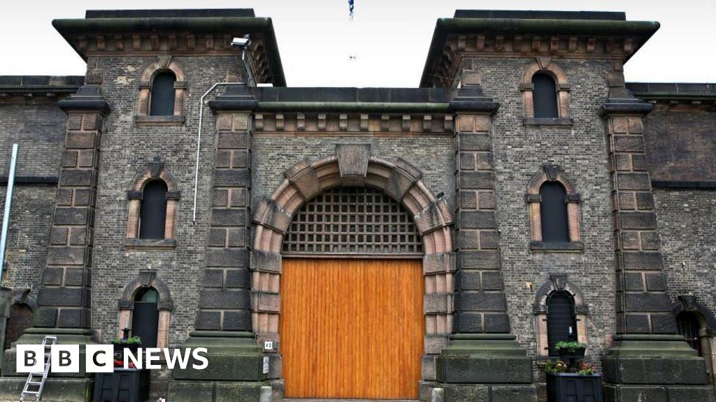 Wandsworth prison’s troubled history of overcrowding, escapes and mistaken releases