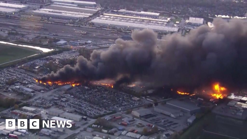 At least seven people killed after UPS cargo plane crashes in Kentucky At least seven people killed after UPS cargo plane crashes in Kentucky