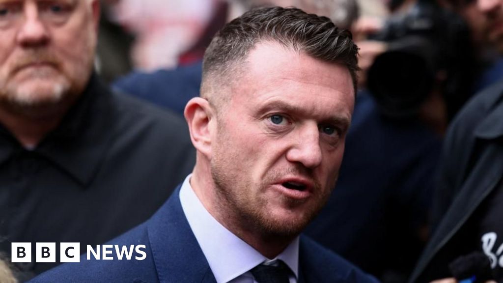 Tommy Robinson not guilty of terror offence after not giving police access to his phone
