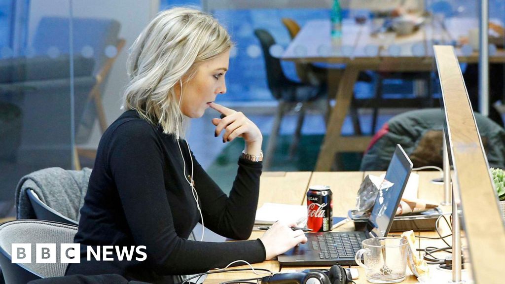 UK unemployment rate rises to 5% as jobs market weakens UK unemployment rate rises to 5% as jobs market weakens