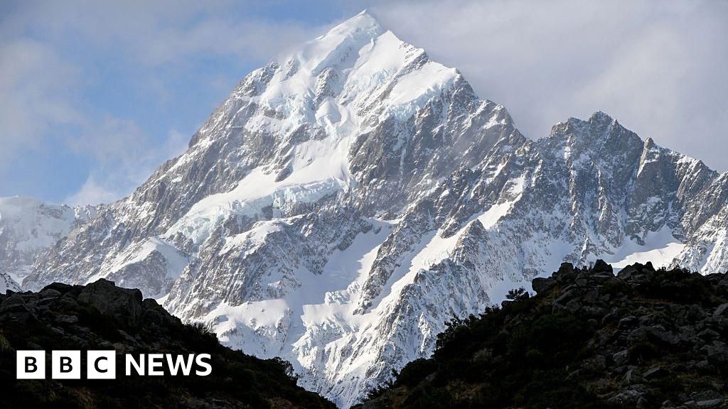 Two climbers dead on New Zealand’s tallest mountain