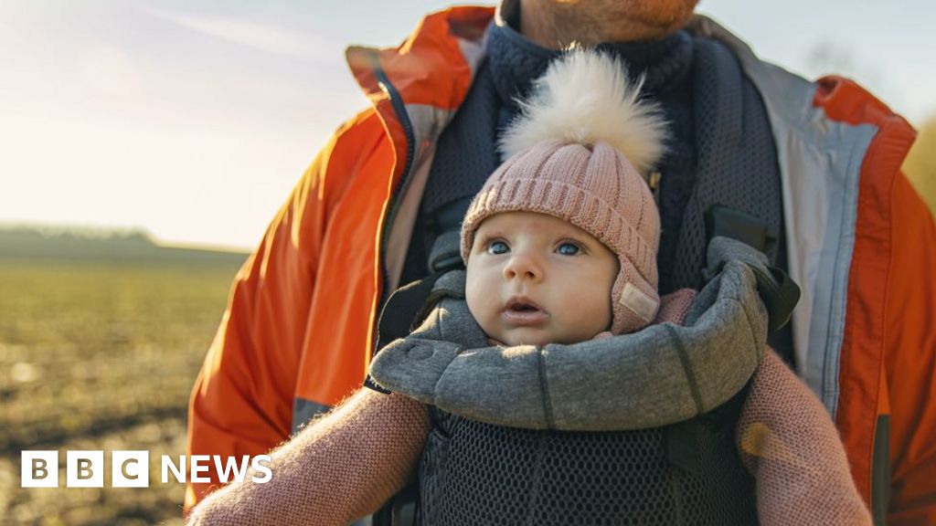 How to keep babies warm in cold weather and other winter tips How to keep babies warm in cold weather and other winter tips