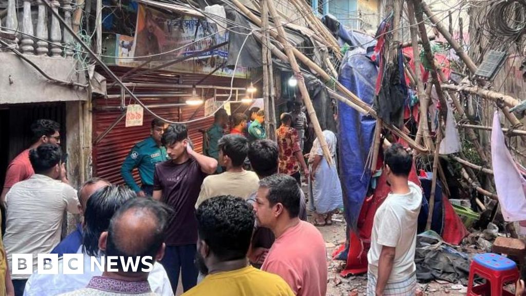 Five killed and more than 450 injured in Bangladesh earthquake Five killed and more than 450 injured in Bangladesh earthquake