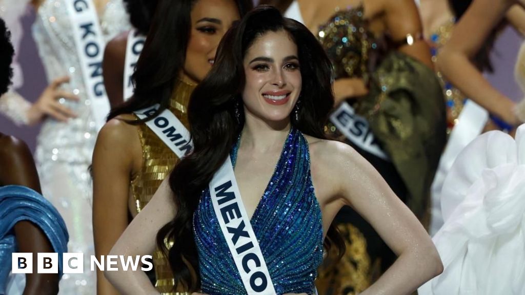 Miss Universe contestants walk out after organiser berates Miss Mexico