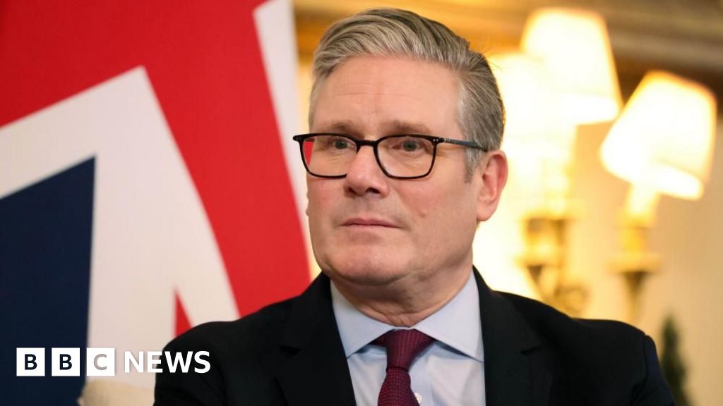 Doctor strike during flu outbreak would be ‘beyond belief’, says Starmer