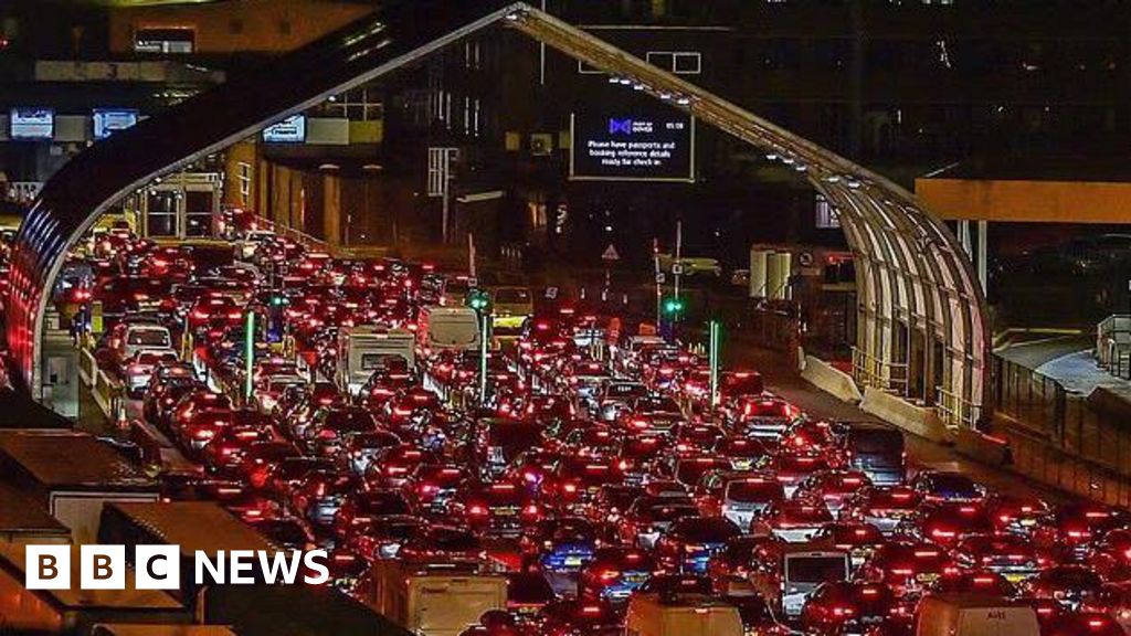 Port of Dover Christmas getaway delays due to IT issues in Calais Port of Dover Christmas getaway delays due to IT issues in Calais