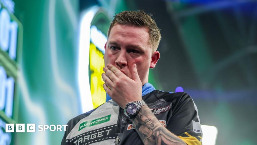 World Darts Championship 2026: Chris Dobey beaten but Stephen Bunting wins