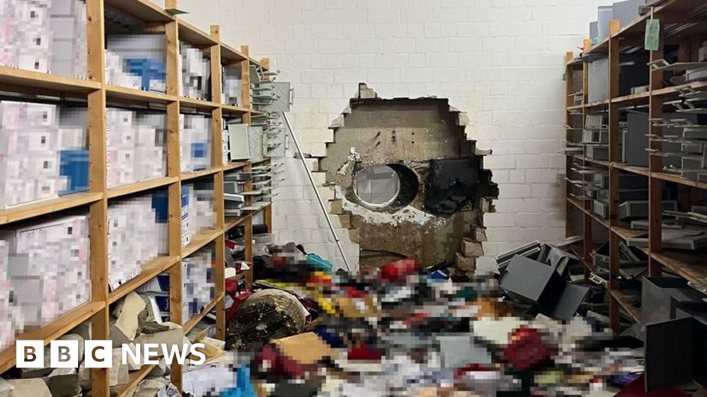 Thieves use drill to steal €30m from savings bank