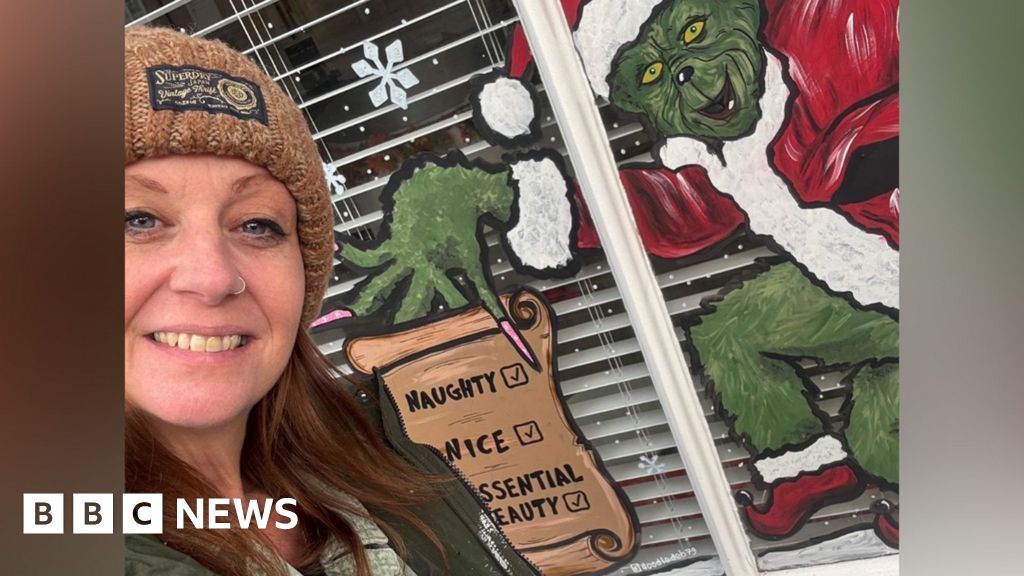 The woman who doodles Xmas scenes on windows in Shropshire