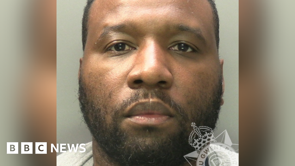 Man sentenced for assault and firearm offences after M4 car chase