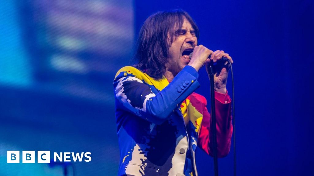 Venue apology in Primal Scream antisemitic image row
