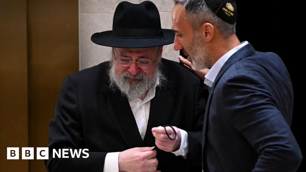 Funeral takes place for rabbi killed in Bondi shooting
