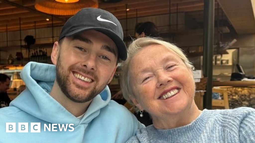 Pauline Quirke’s son starts dementia charity walk
