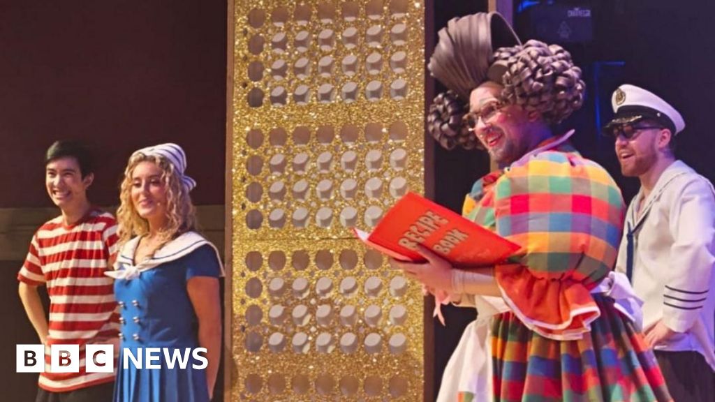 Maidstone panto technician steps in as dame with 45 minutes’ notice Maidstone panto technician steps in as dame with 45 minutes’ notice