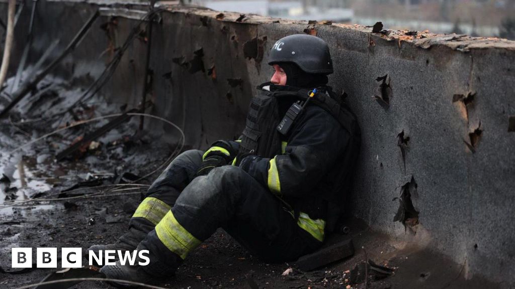 Four dead in Russian attack as diplomatic efforts to end war continue