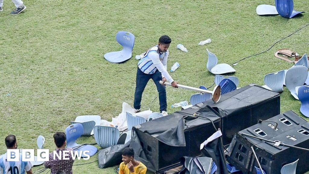 Anger at Lionel Messi ‘GOAT’ India tour as fans throw chairs and bottles at stadium event
