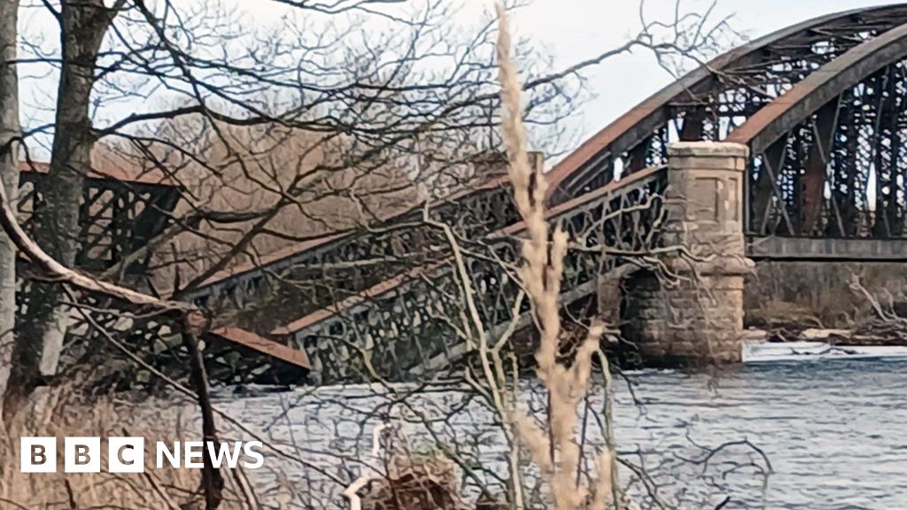 Historic rail viaduct collapses into River Spey