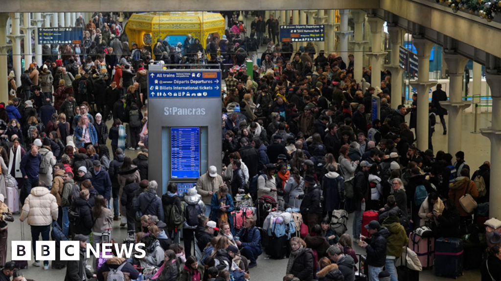 Eurostar warns of ongoing delays as services resume after Channel Tunnel power issues Eurostar warns of ongoing delays as services resume after Channel Tunnel power issues