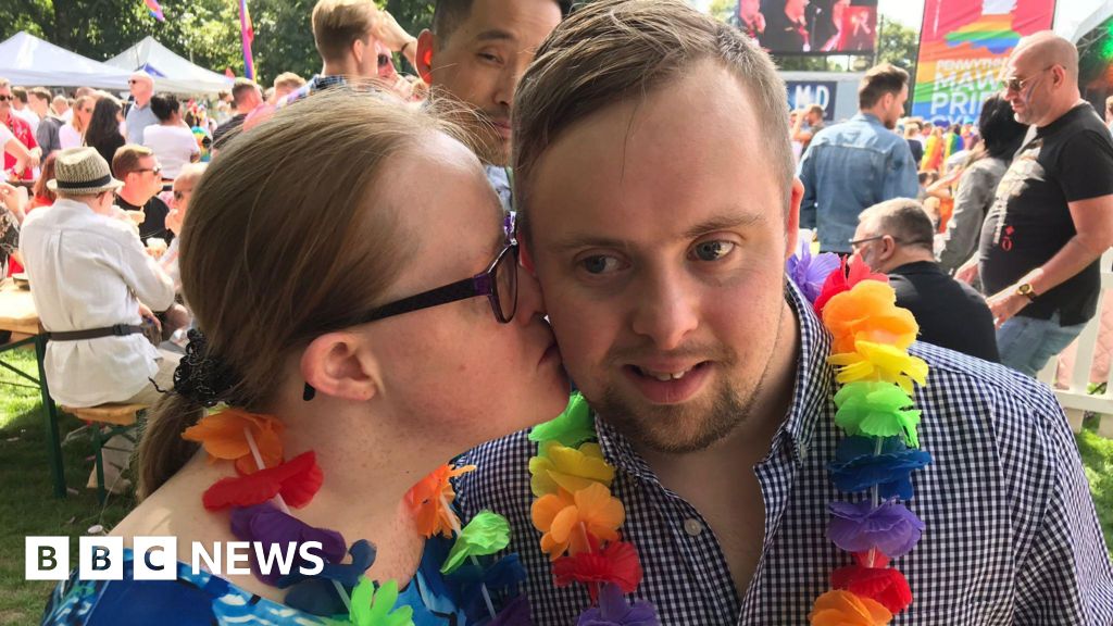 Calls for romantic relationship support Calls for romantic relationship support