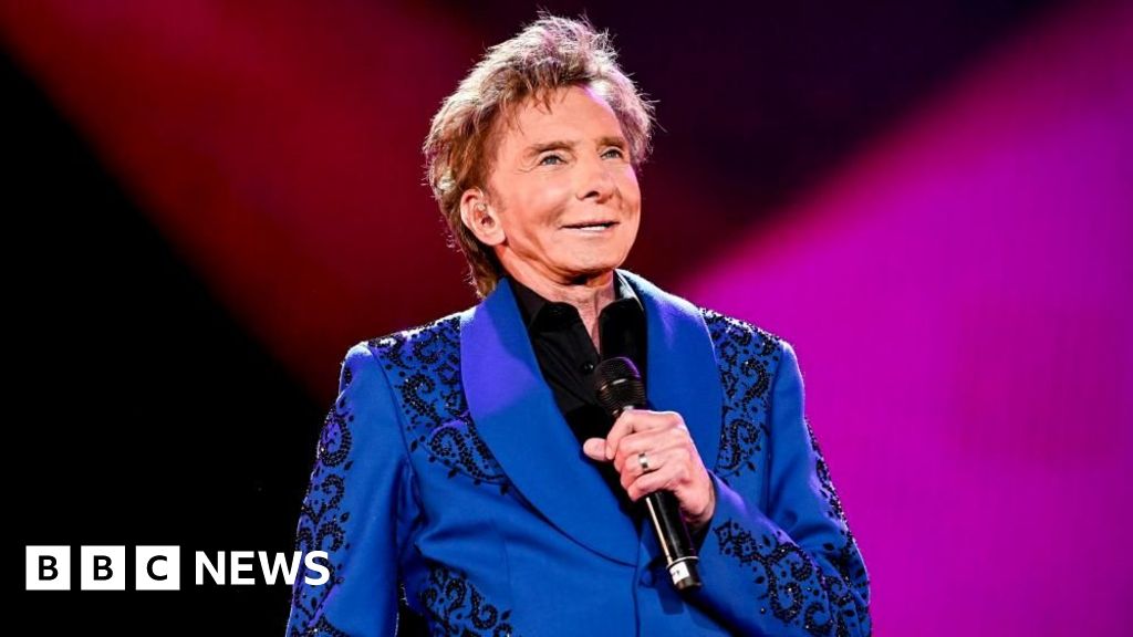 Barry Manilow to undergo surgery for ‘cancerous spot’ on lung