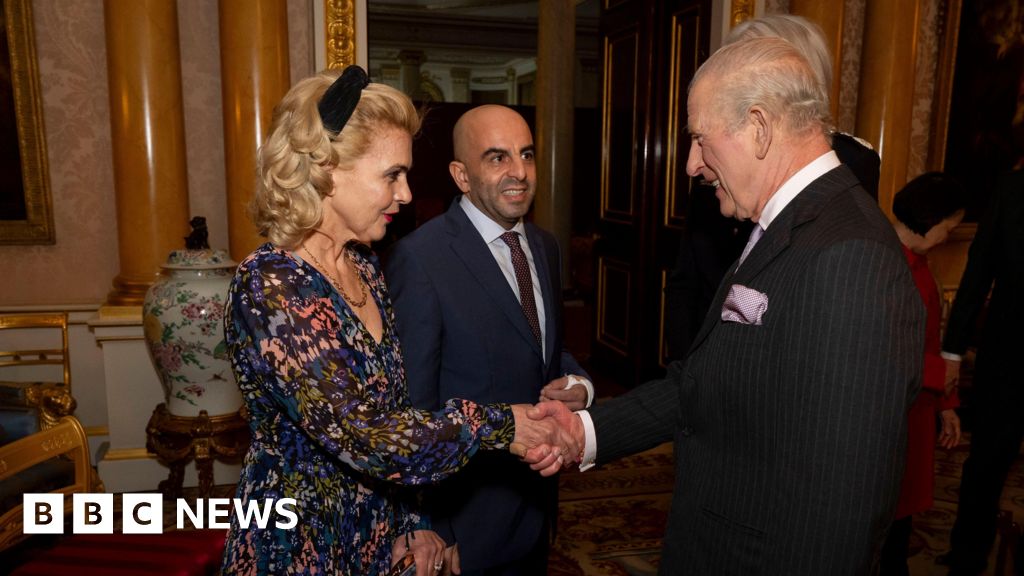 King greets men who showed bravery during Huntingdon train knife attack