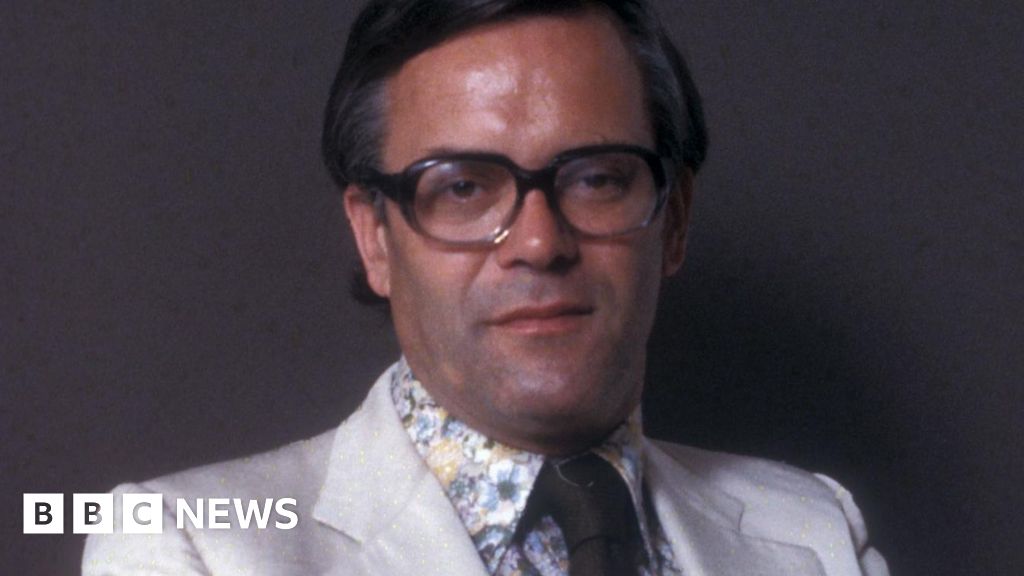 Classical music broadcaster dies aged 94