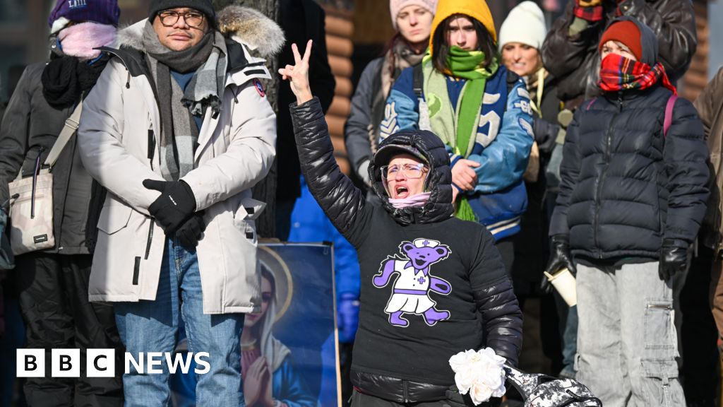 Minneapolis protesters march against ICE as governor urges Trump to remove agents Minneapolis protesters march against ICE as governor urges Trump to remove agents