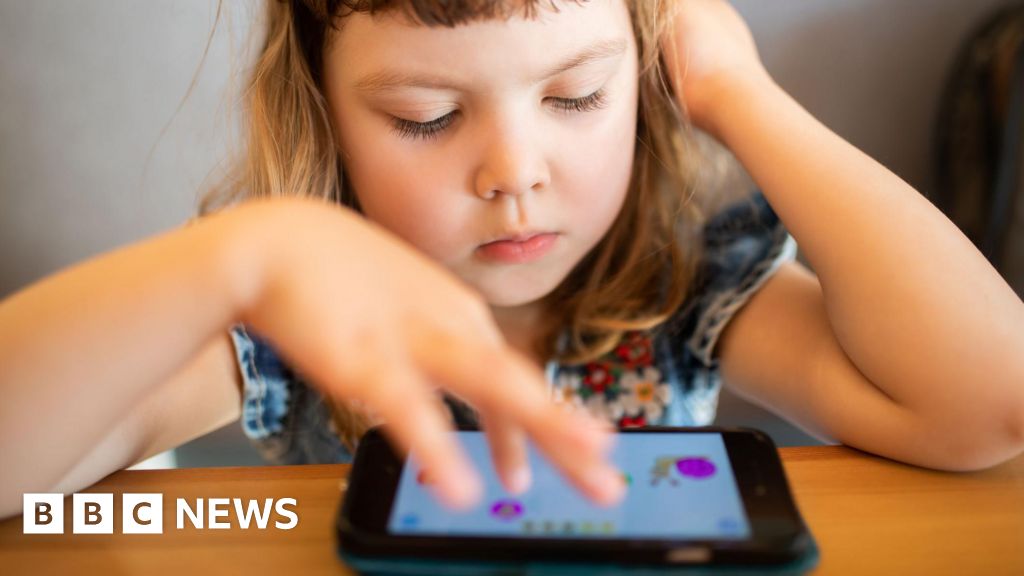 Parents of under-fives in England to be offered screen time guidance Parents of under-fives in England to be offered screen time guidance